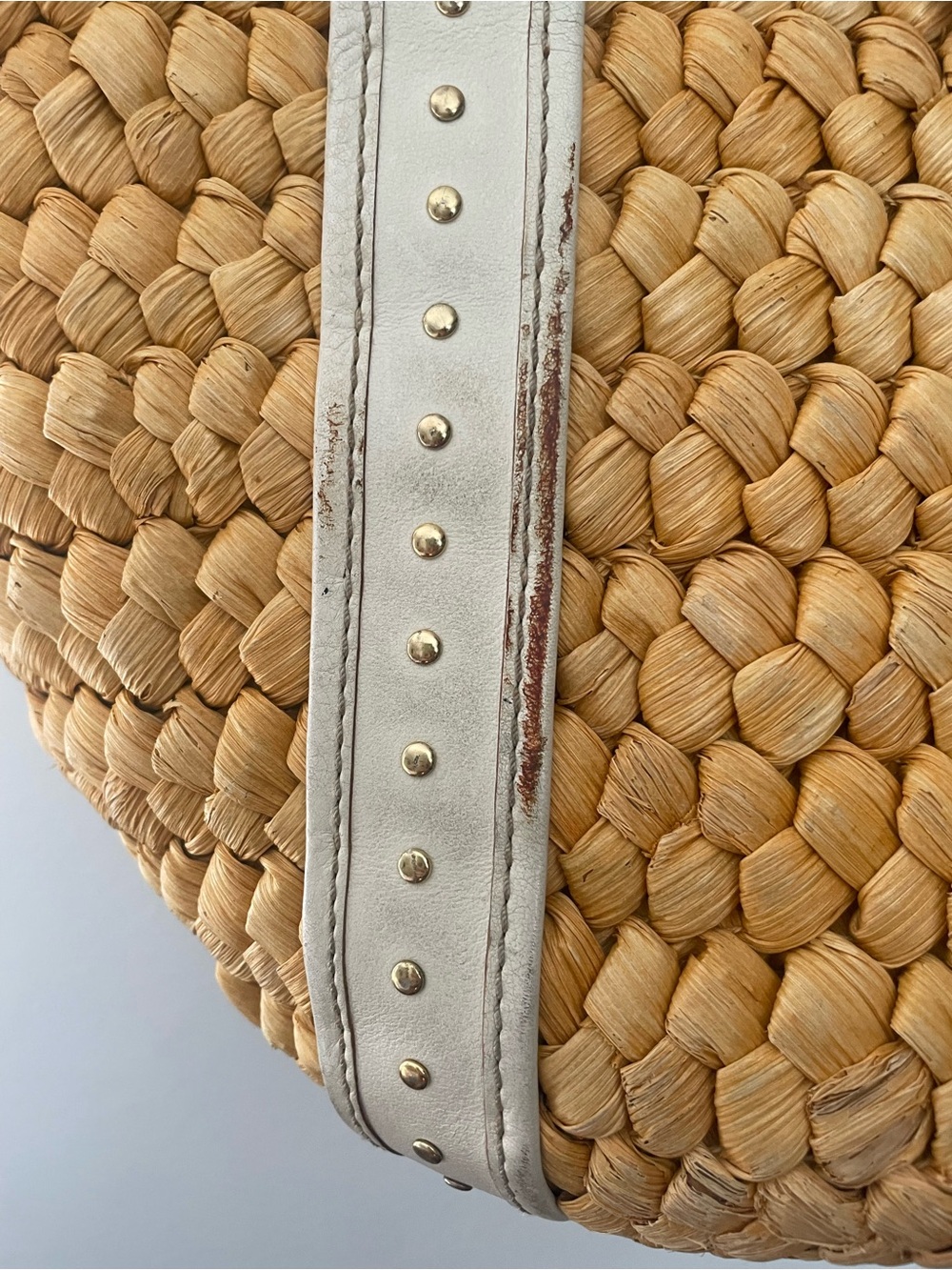 Michael Kors Straw Raffia and Leather Tote Turnlock beach bag - gold hardware - Picture 5 of 9